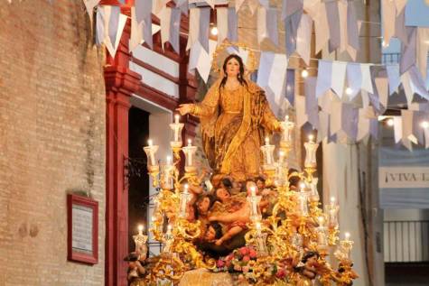 Cantillana festeja la Asunción de la Virgen a los cielos