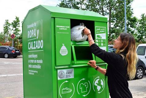 Los vecinos de Utrera reciclaron 140 toneladas de ropa, textil y calzado usado durante 2018
