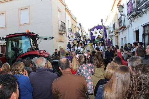 Ilusión y magia en la noche de Reyes Magos en Fuentes de Andalucía 
