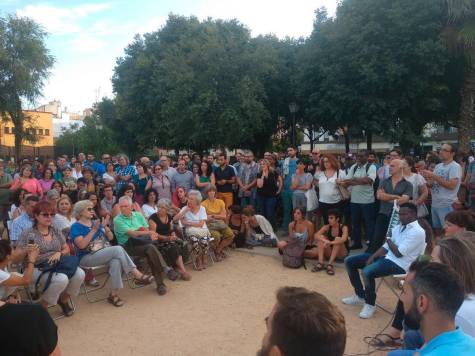 Cientos de personas acuden acto de bienvenida a Menas en la Macarena