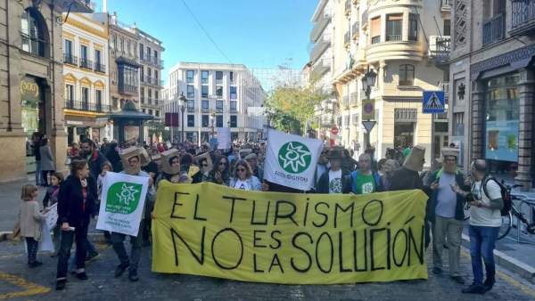 Manifestación este domingo en Sevilla. Foto: El Correo. 