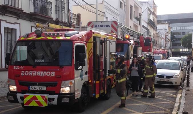 Afectado por la inhalación de humo en el incendio de su vivienda en Nervión