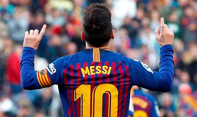 El delantero argentino del FC Barcelona Lionel Messi celebra tras marcar el segundo gol ante el RCD. EFE/Quique García