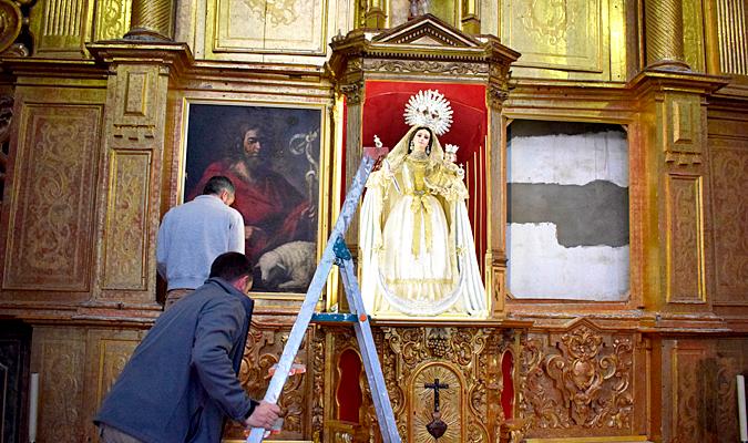 Comienza la restauración del retablo mayor del templo. / El Correo