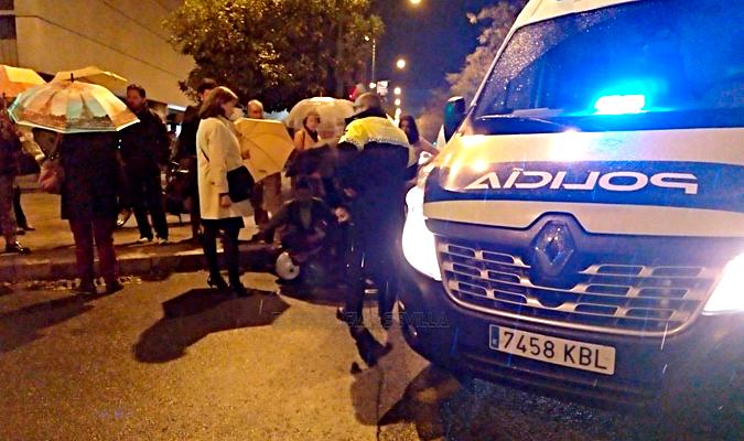 Vehículo de la Policía Local en el lugar de los hechos. / Emergencias Sevilla