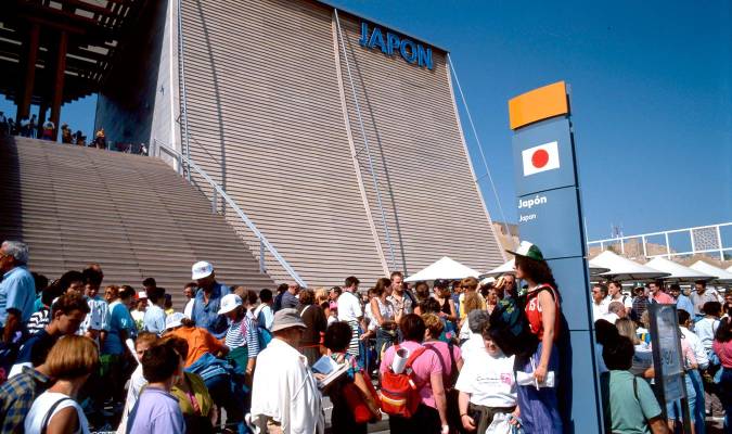 El pabellón de Japón en la Expo 92, hecho completamente de madera, es uno de los pabellones efímeros que dijo adiós tras la clausura. / El Correo