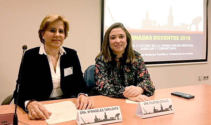 Pilar Bohórquez, a la derecha de la imagen, participa en el acto que la Real Academia de Medicina de Sevilla dedica a las investigadoras en atención primaria. / El Correo