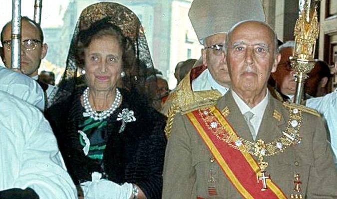  Carmen Polo Martínez-Valdés y Francisco Franco. / El Correo