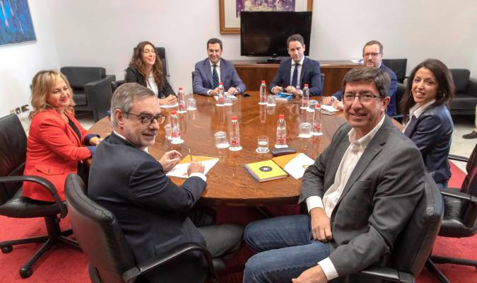 El PP y Cs, a punto de cerrar el acuerdo de gobierno en Andalucía