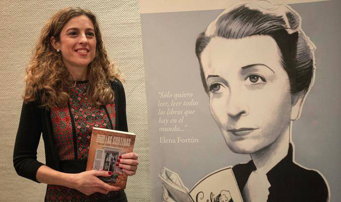 La escritora María José Vidal Castillo firmará en la Feria del Libro de Sevilla.