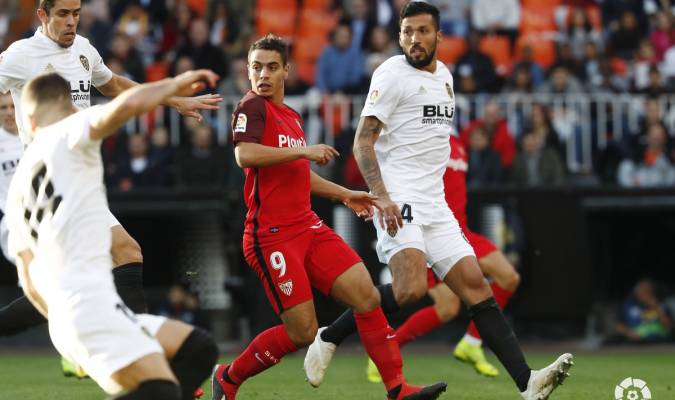Decepcionante empate del Sevilla FC en Mestalla (1-1)