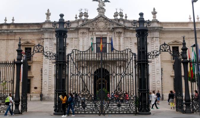 Entrada al Rectorado de la Universidad de Sevilla. / Rafael León