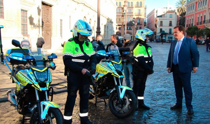 La Policía Local incorpora ocho nuevas motos con materiales de alta reflectancia e imagen adaptada