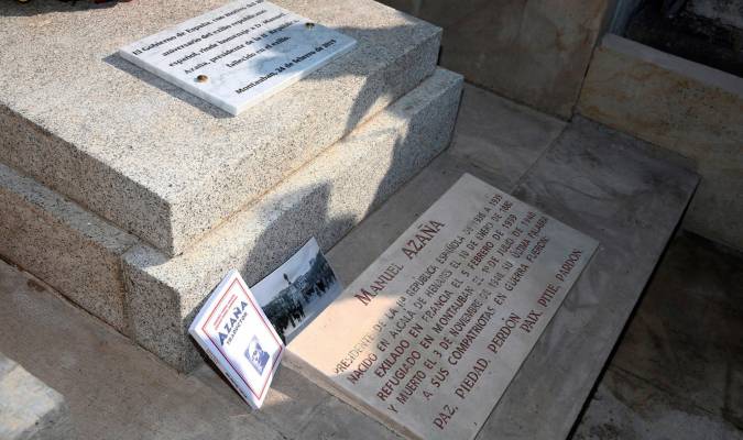 Vista de la tumba del presidente republicano Manuel Azaña en Montauban. / EFE