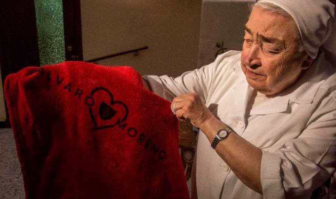La firma Álvaro Moreno dona 500 mantas al comedor del Pumarejo
