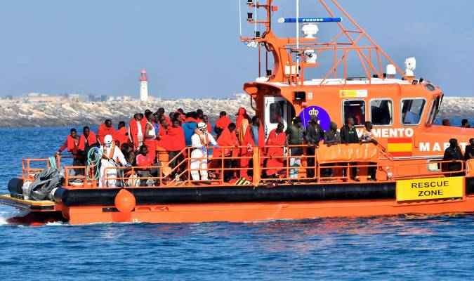 Rescatan a 280 personas de ocho pateras durante este fin de semana en las costas de Andalucía