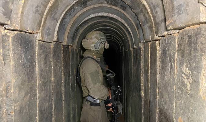 Foto archivo.Un soldado israelí en un acceso a túneles, EFE/ Pablo Duer