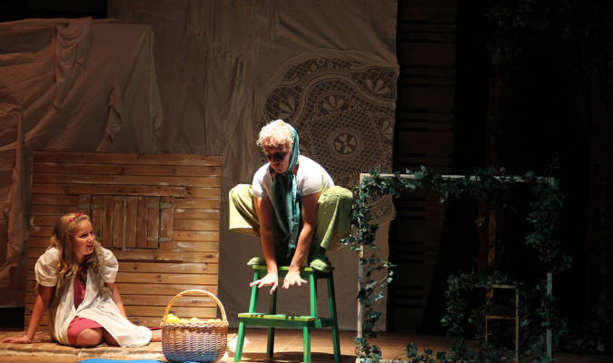 Obra de teatro 'El desván de los hermanos Grimm', que la compañía Escenoteca representará el día 14 de noviembre. / El Correo