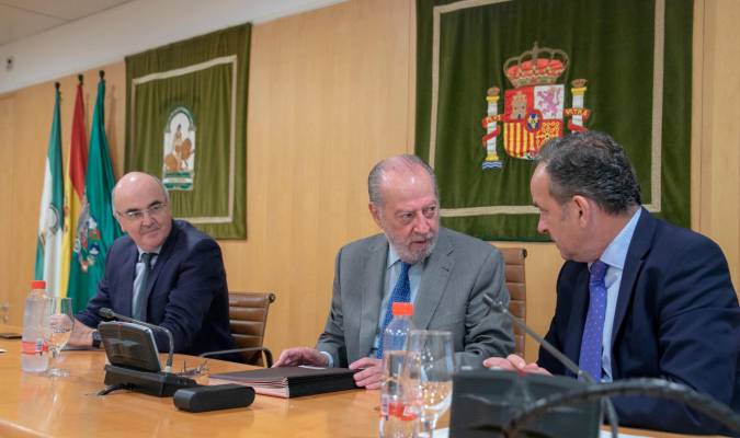 Villalobos seguirá al frente de la Diputación de Sevilla