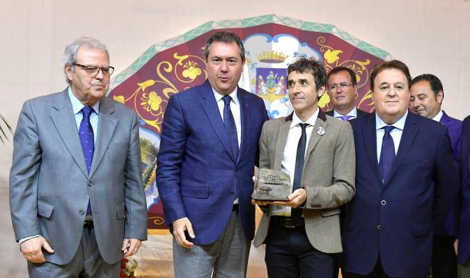 Los hermanos Miura recogieron el lV Premio Taurino ‘Ciudad de Sevilla’