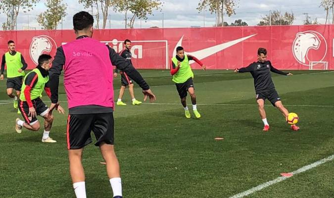 Una imagen del entrenamiento de esta mañana en la Ciudad Deportiva del Sevilla, / @SevillaFC