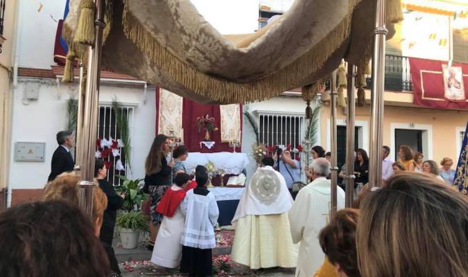 Domingo 23 de junio, procesión del Corpus por las calles de Guillena