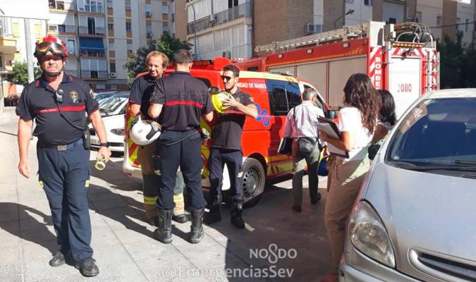 Bomberos en el lugar de los hechos. / Emergencias Sevilla