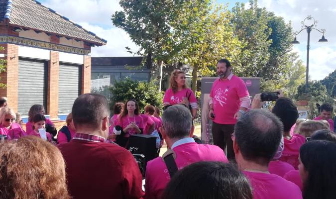 Una marea rosa contra el cáncer en Carmona