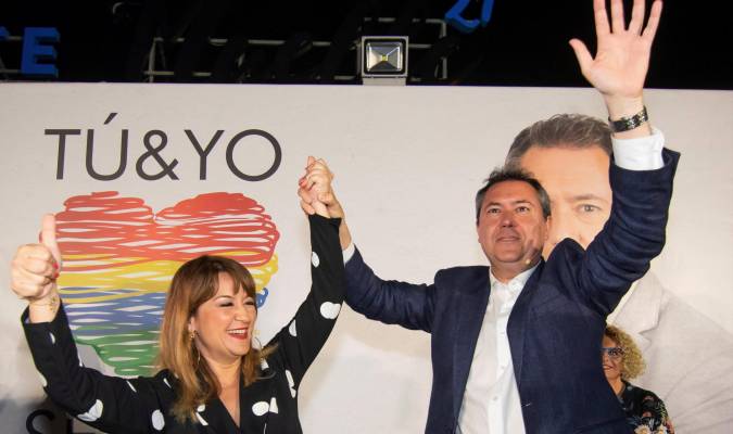 La secretaria general del PSOE de Sevilla, Verónica Pérez, y el alcalde de Sevilla y candidato socialista a la reelección, Juan Espadas. / EFE