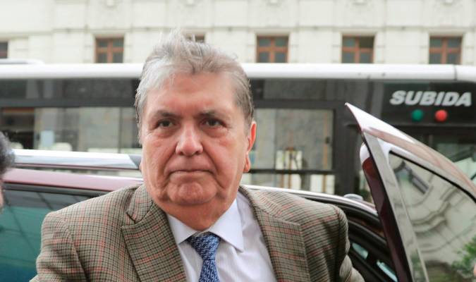 Muere el ex presidente peruano Alan García tras dispararse cuando iba a ser detenido