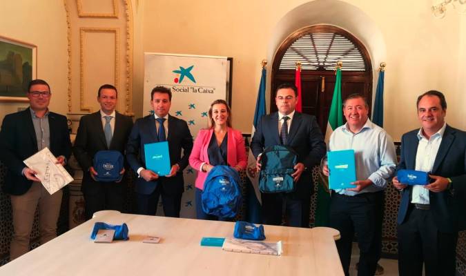 Entregan 1.100 lotes de material escolar para familias de Alcalá de Guadaíra