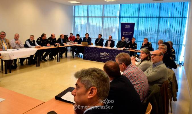 Imagen de la reunión de coordinación del dispositivo de Semana Santa. / Emergencias Sevilla