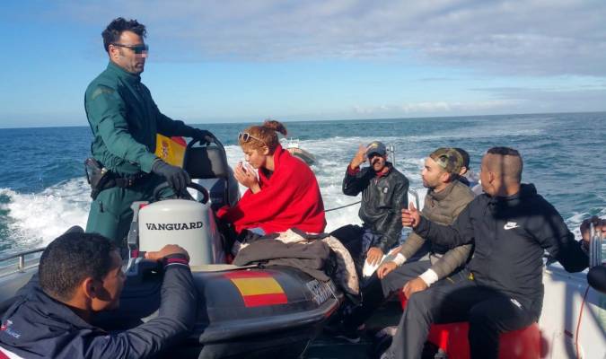 Rescatadas 243 personas en aguas del Estrecho
