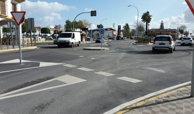 Tres calles de Sanlúcar con nuevas rotondas agilizan el tráfico en la localidad