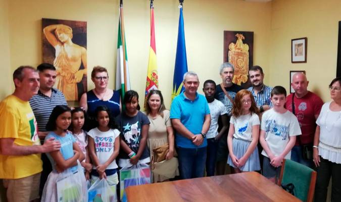 El Ayuntamiento recibe a los niños y niñas saharauis de ‘Vacaciones en paz’