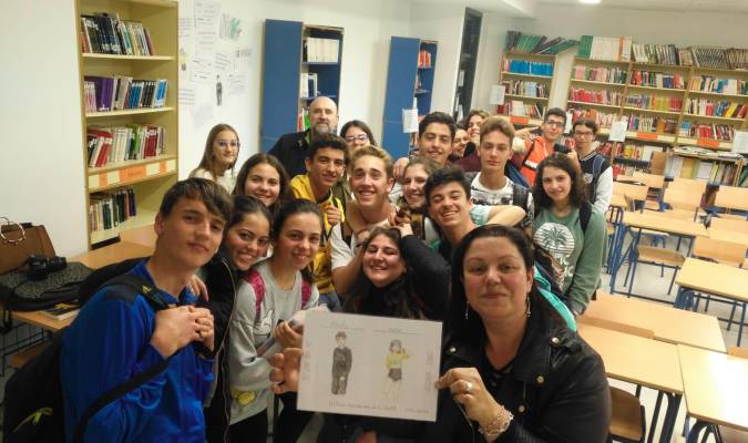 Los alumnos de ‘El placer de leer en Guillena’ reciben a la escritora Care Santos
