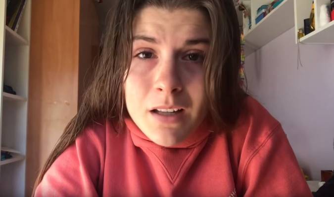 La joven de 19 años que ha relatado el abuso sufrido a través de YouTube.