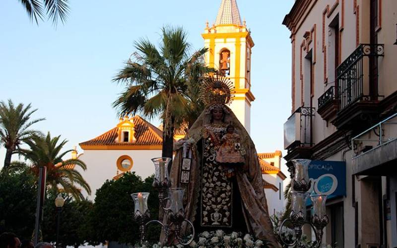 La Virgen del Carmen procesionó por su festividad en Dos Hermanas