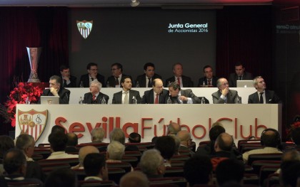 Imagen de la junta del Sevilla. Manuel Gómez