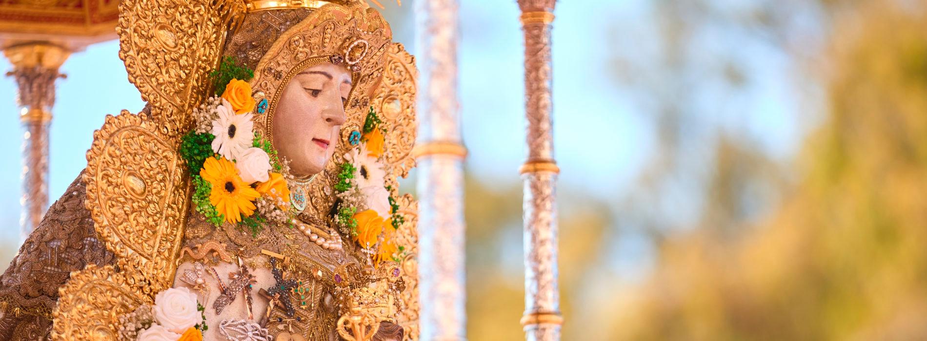 La Virgen del Rocío será retirada del culto durante tres meses para su  restauración