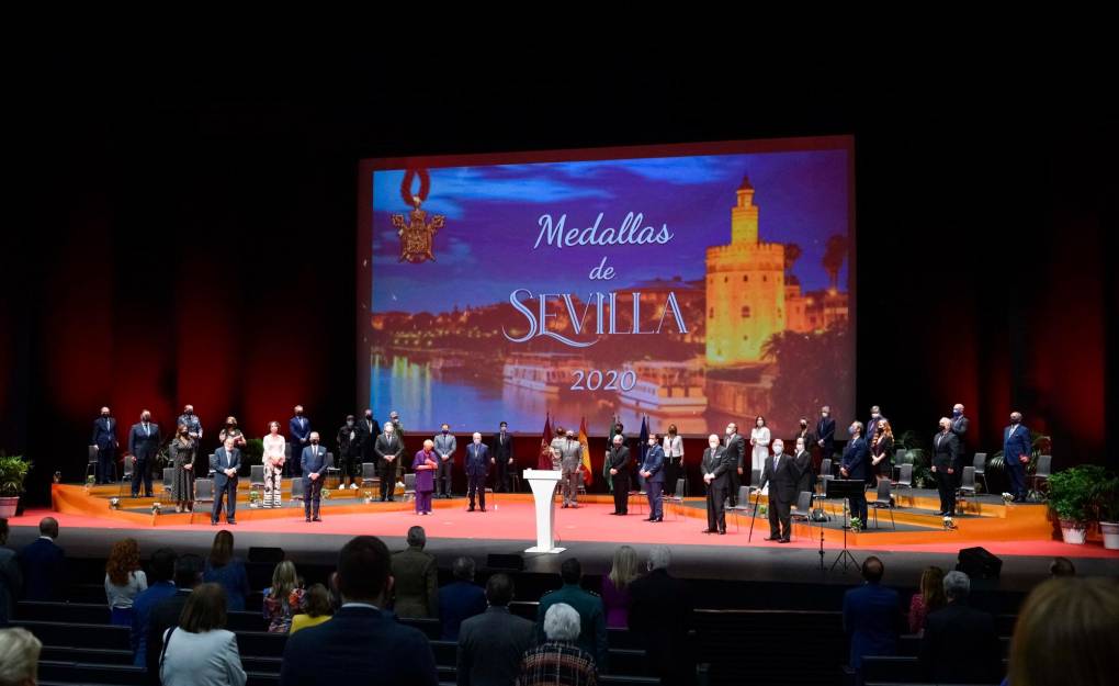 FOTOS. Entrega de medallas y distinciones de Sevilla 2020