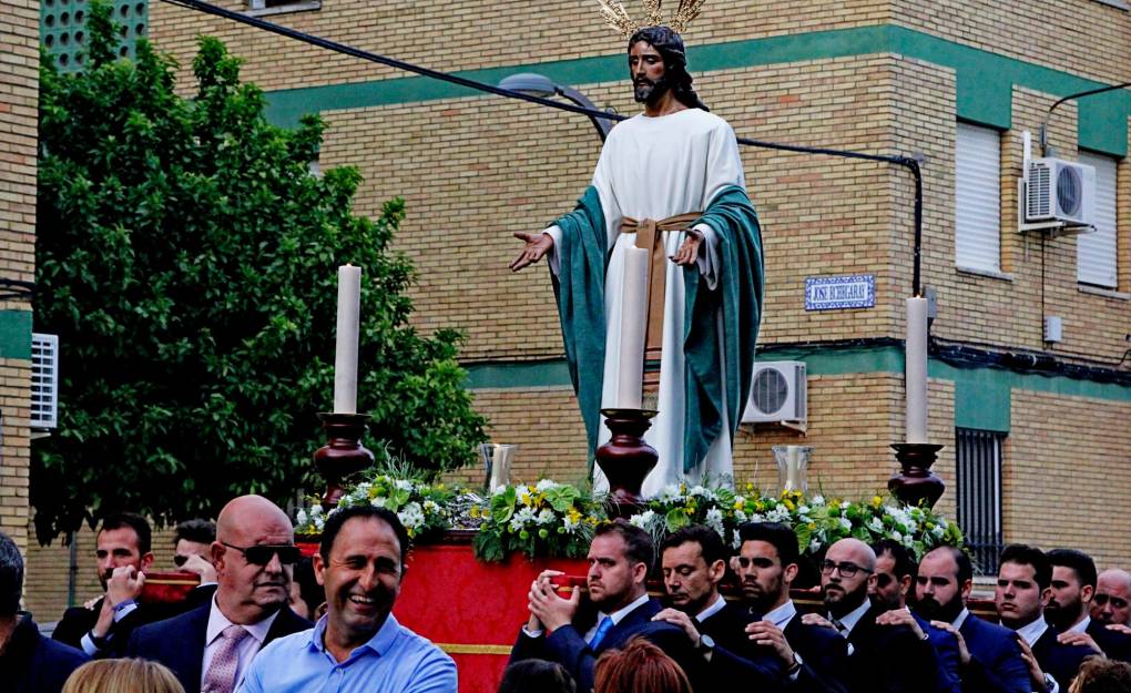 Regreso del Cristo de la Paz a su capilla en Alcalá