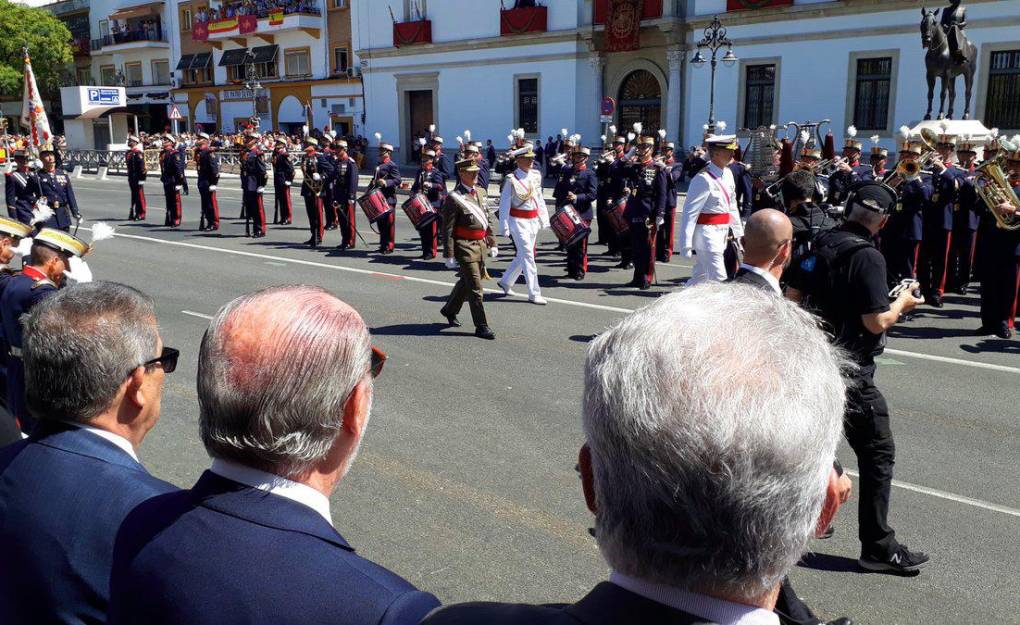 Todas las imágenes del desfile de las Fuerzas Armadas en Sevilla