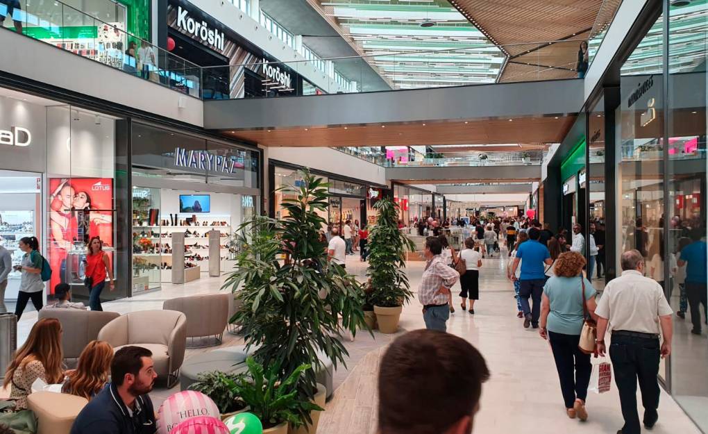 FOTOS | Primer día Lagoh, así ha abierto el centro comercial