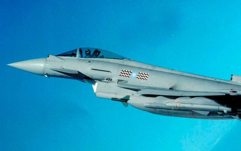 La imagen de cortesía de la RAF sin fechar muestra un avión Typhoon Eurofighter. EFE/EPA/RAF
