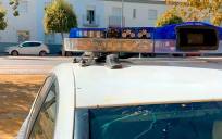 Detenidos tras destrozar un coche de policía en El Palmar de Troya