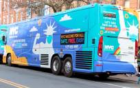 Fotografía de archivo en la que se registró un autobús que promovía la vacunación contra la covid-19 en la ciudad de Nueva York (NY, EE.UU.). EFE/Jorge Fuentelsaz