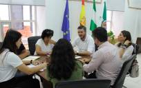 Reunión de los tres Ayuntamientos afectados con los alcaldes de Fuentes de Andalucía; la alcaldesa de La Luisiana y el alcalde de Cañada Rosal.