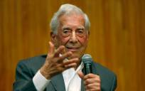 Mario Vargas Llosa, hospitalizado por segunda vez por covid-19