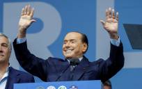 El insólito regalo de cumpleaños a Berlusconi de su novia